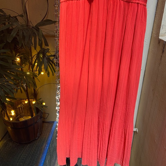 6️⃣5️⃣0️⃣ Pleated Long Dress. Size-L ( Can fit M too) - Picture 5 of 11